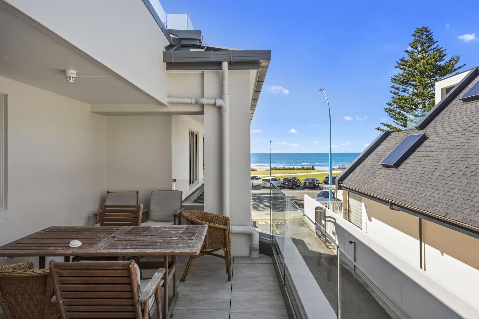 Pavilion Beachfront Apartments Mount Maunganui Bagian luar foto