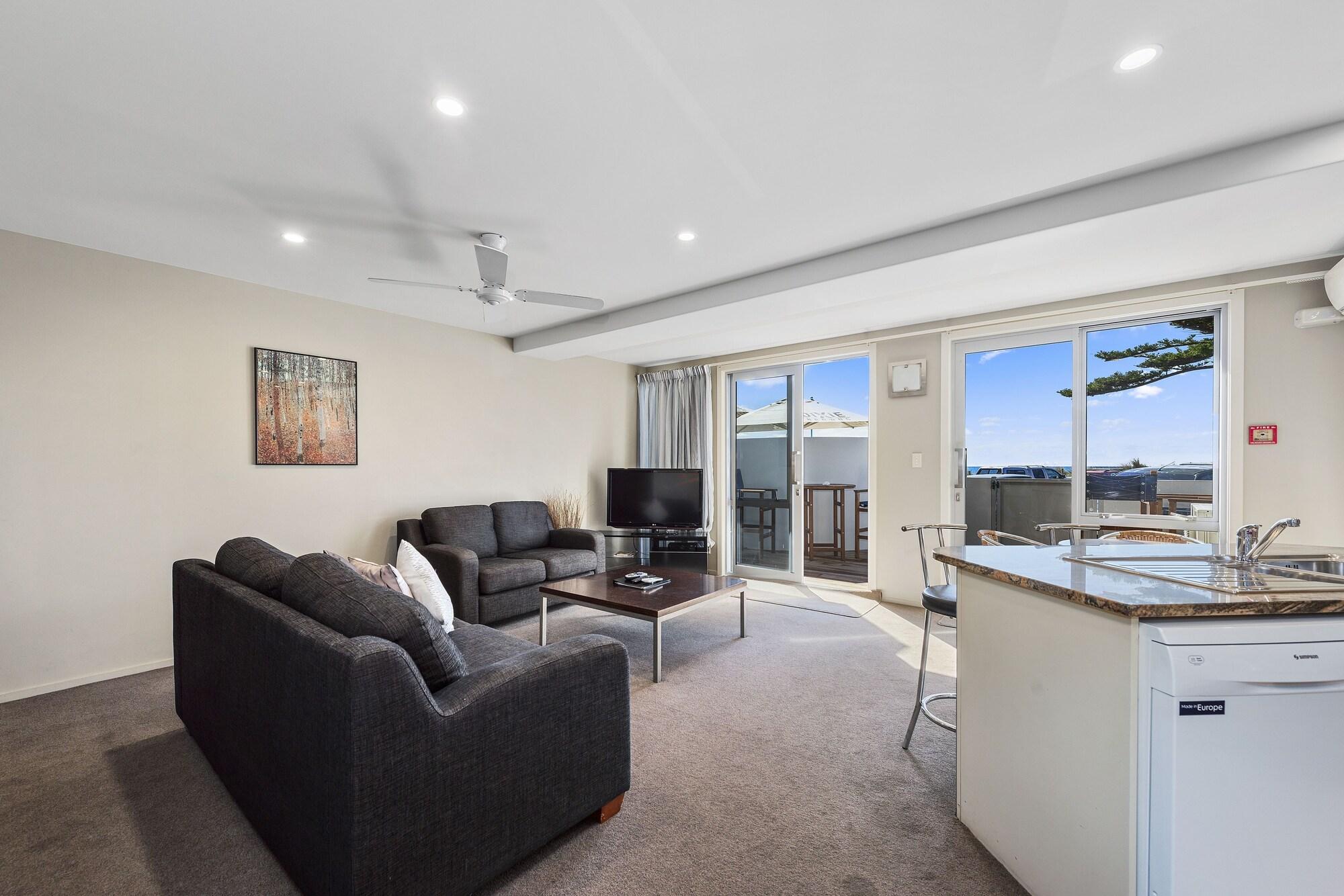 Pavilion Beachfront Apartments Mount Maunganui Bagian luar foto