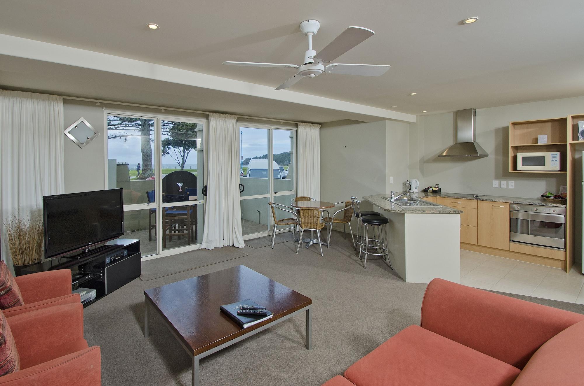 Pavilion Beachfront Apartments Mount Maunganui Bagian luar foto