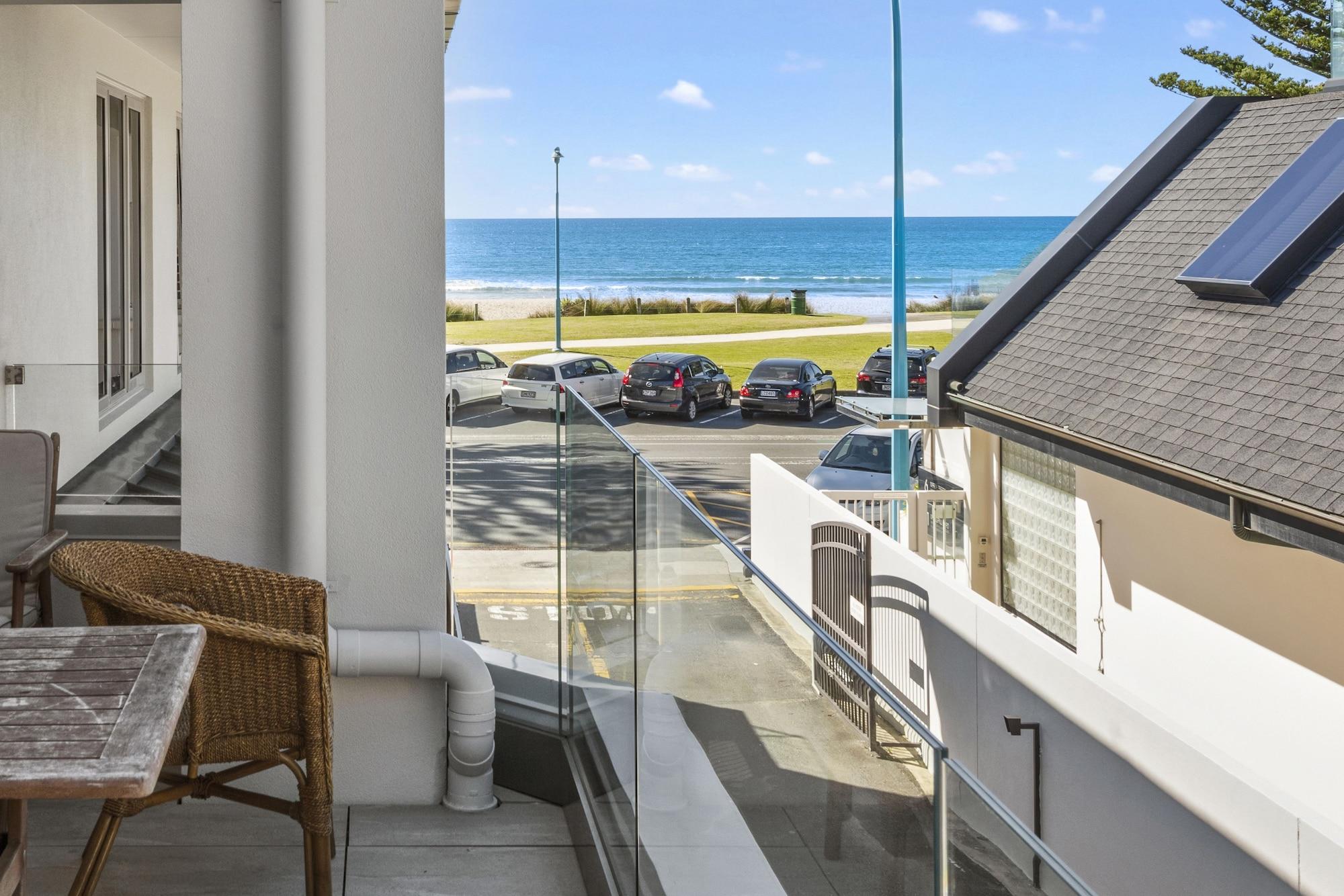 Pavilion Beachfront Apartments Mount Maunganui Bagian luar foto