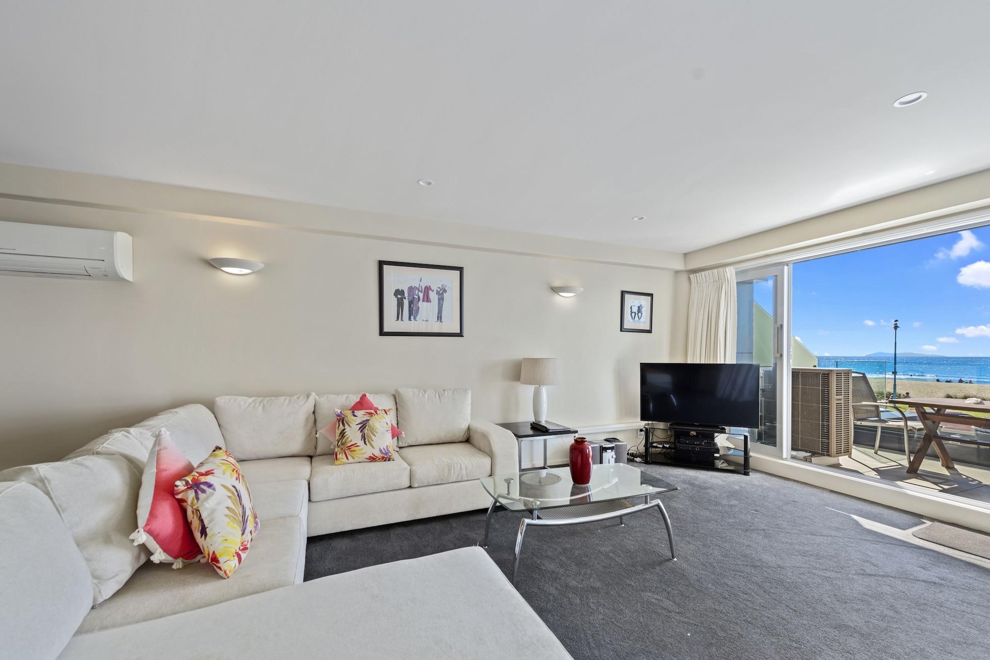 Pavilion Beachfront Apartments Mount Maunganui Bagian luar foto