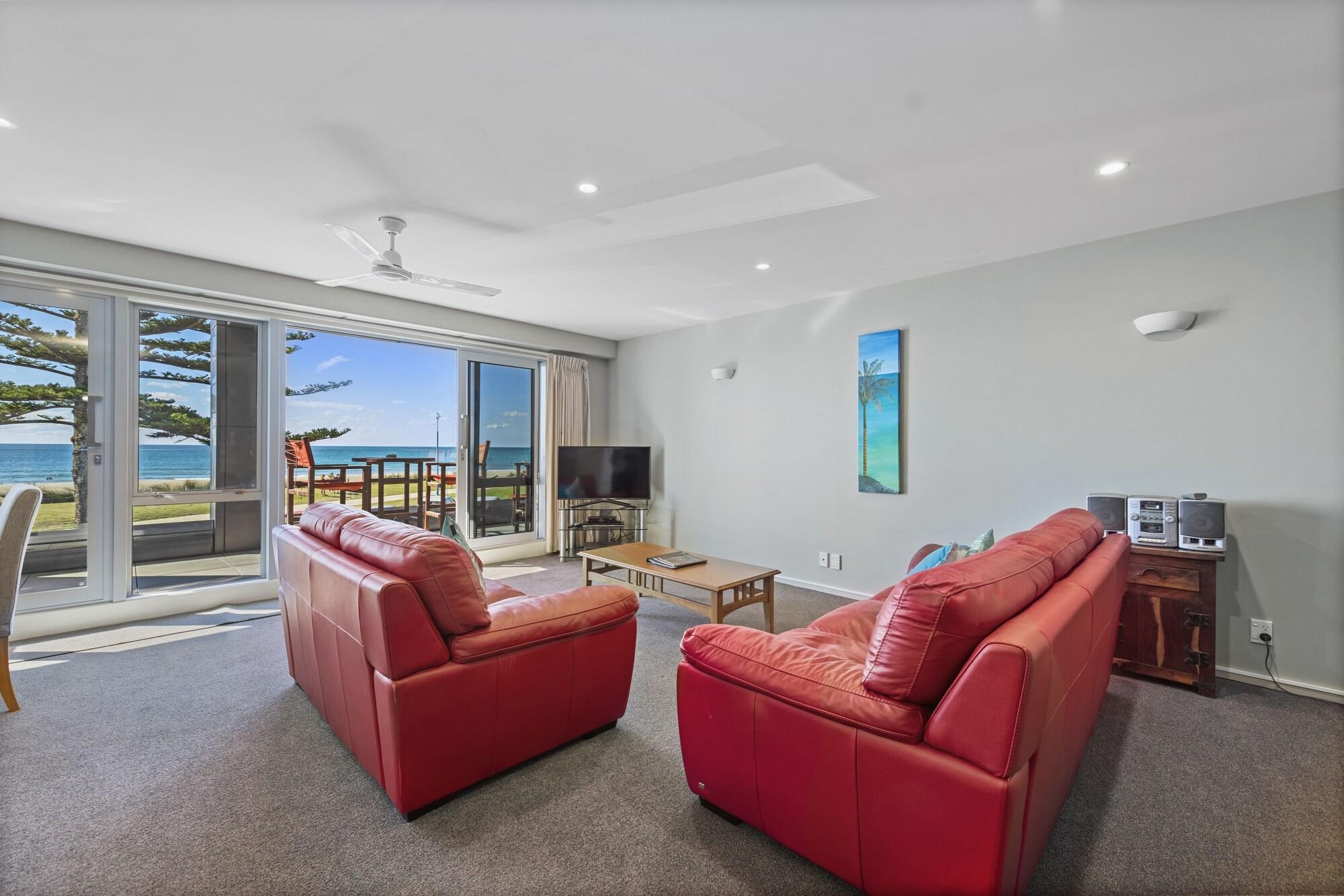 Pavilion Beachfront Apartments Mount Maunganui Bagian luar foto