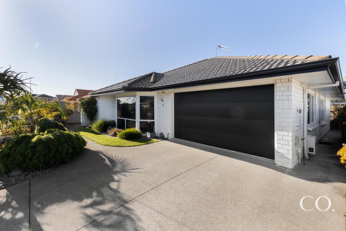 Pavilion Beachfront Apartments Mount Maunganui Bagian luar foto